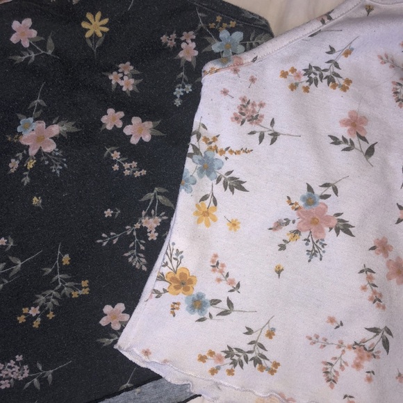 Floral Cropped Tank Tops - Picture 5 of 8